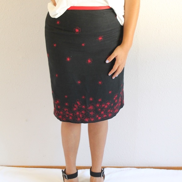 ALFANI EMBROIDERED PENCIL SKIRT - Picture 4 of 5